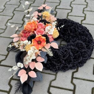 Wianek kwiatowy czarny z kalią nr 766