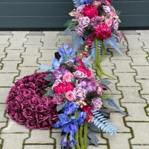 Komplet nagrobny kwiatowy wianek buraczkowy z mieczykiem nr 790