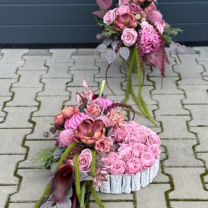 Zestaw nagrobny okrągły pojemnik różowy z magnolią nr 800