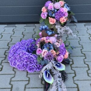 Komplet nagrobny kwiatowy wianek fioletowy z kalią nr 837