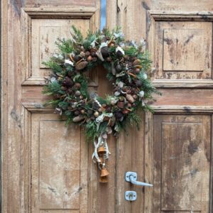 Wianek susz naturalny rdzawe dzwonki 48 cm nr B366