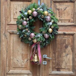 Wianek świąteczny 60 cm złoto-różowy nr B365