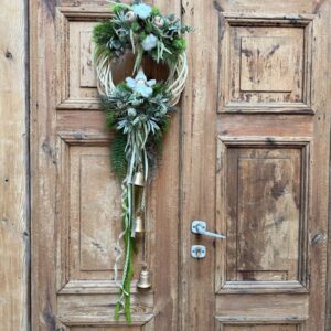 Wianek świąteczny złote dzwonki 34 cm nr B377