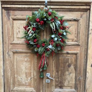 Wianek świąteczny 55 cm czerwony jabłuszka nr B401