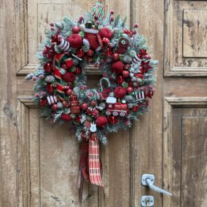 Wianek świąteczny 48 cm czerwony nr B422