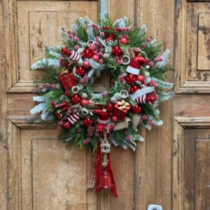 Wianek świąteczny 48 cm czerwony prezenty nr B441